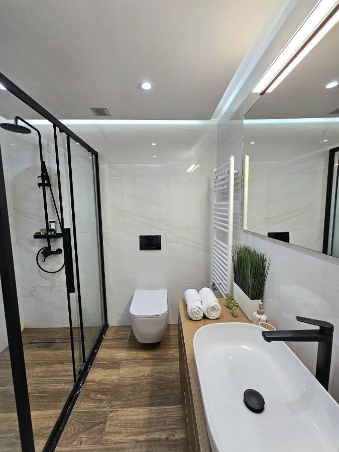 Modern Garden View Apt In Voula, Athens - Luxe 外观 照片